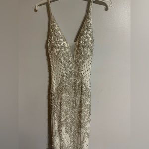 Primavera prom gown size 8. Bought for prom and then it was canceled.